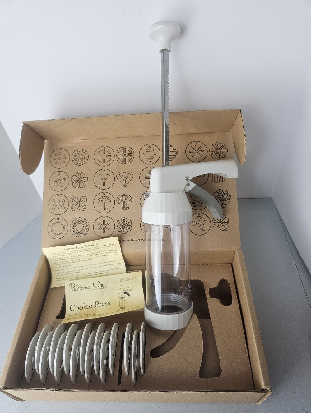 Pampered Chef Cookie Press Baker Farm Stand School Auction Fundraiser *READ*